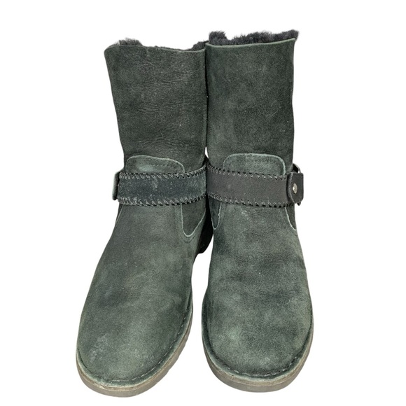 UGG Cedric style 1012360 black suede sheepskin and shearling‎ boots. Size 8 - Picture 9 of 12